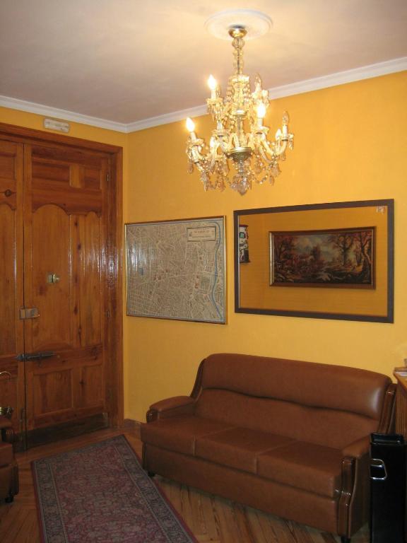 Hostal La Selecta Мадрид Экстерьер фото